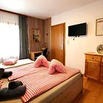 Фермерский дом Farmhouse- Koesslergut Цедерхаус