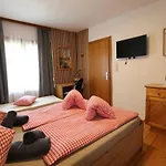 Farmhouse- Koesslergut * Цедерхаус