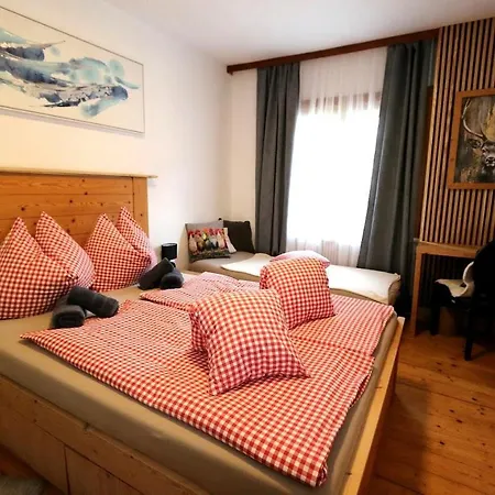 Farmhouse- Koesslergut Lantgård *